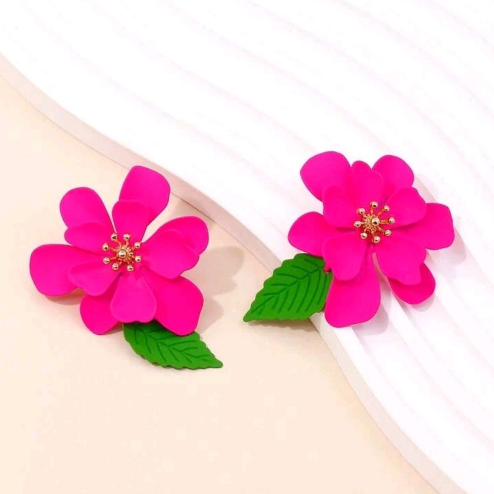 Beautiful pink flower earring. - Picture 2 of 3
